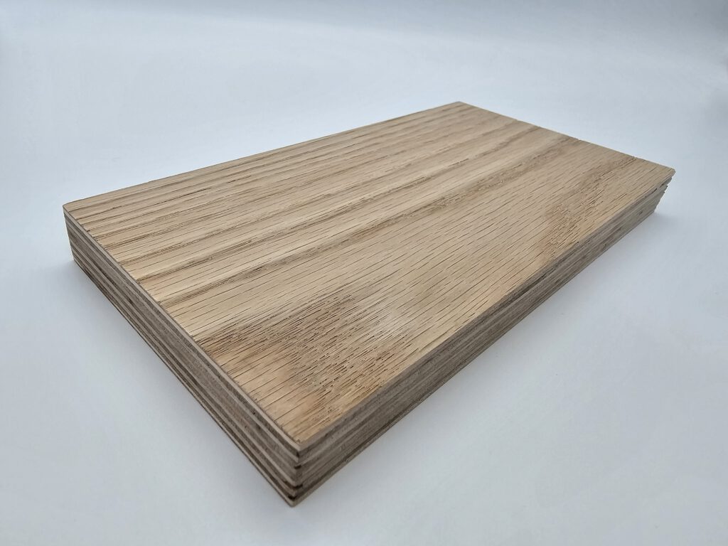 FamPly Nature Red Oak Plywood